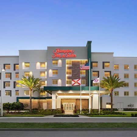 Hampton Inn & Suites Miami, Kendall, Executive Airport Country Walk Exterior photo